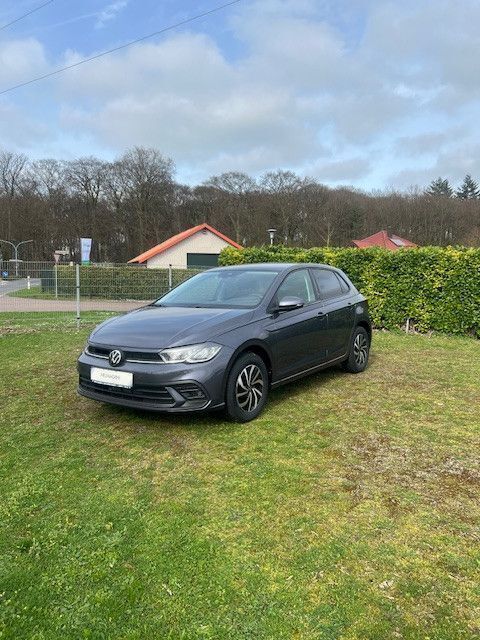 Grau Neu 2024 VW Polo Life Limousine | 22.200 € (Fairer Preis) - Bild 1/4