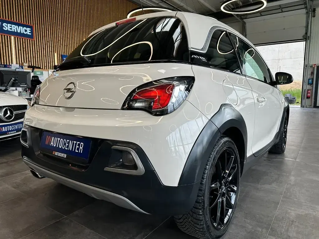 Gebraucht Opel Adam Rocks Rocks 116 PS (85 kW) 2017 Weiß Kleinwagen