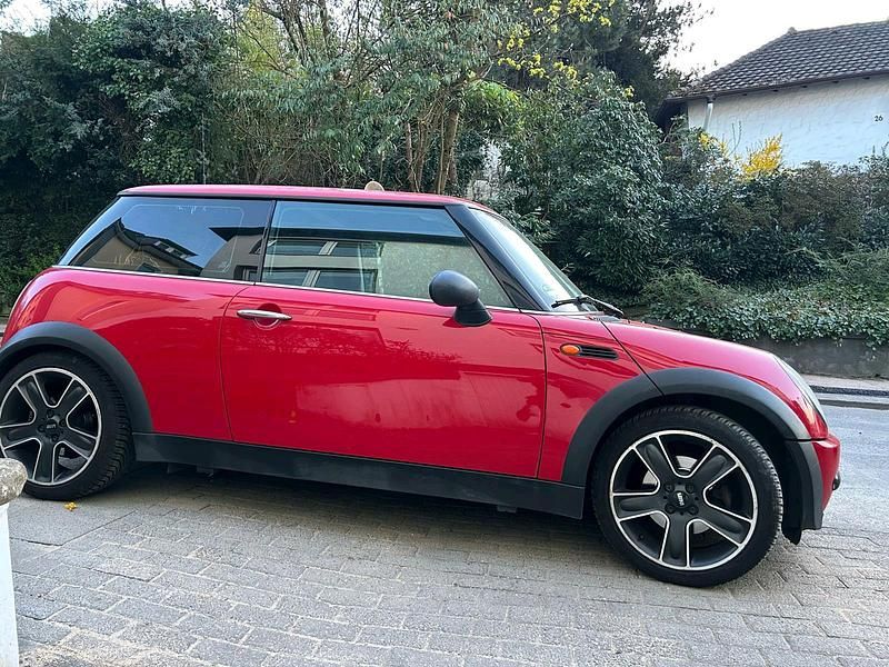 Rot Gebraucht 2004 Mini Cooper Kleinwagen | 2.400 € - Bild 1/4