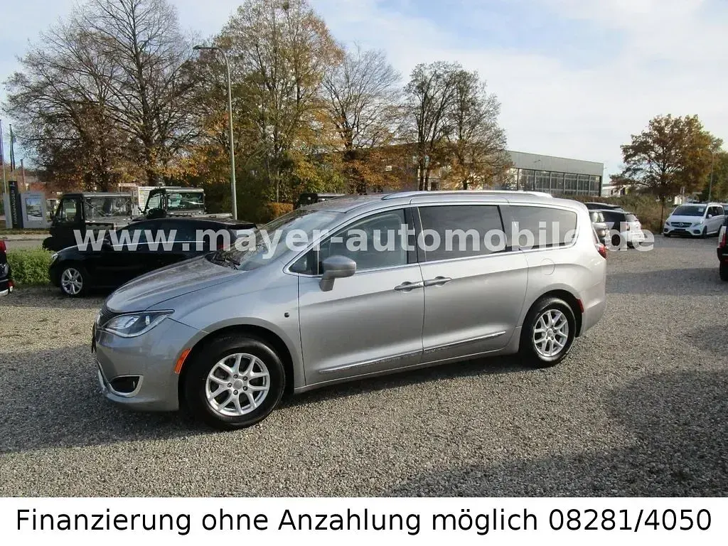 Gebraucht Chrysler Pacifica 291 PS (214 kW) 2020 Grau Van / Kleinbus