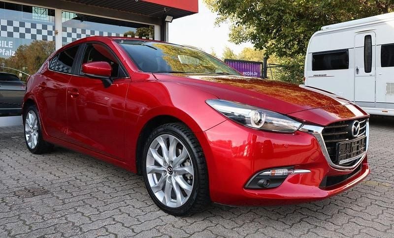 Rot Gebraucht 2018 Mazda 3 Sports-Line Limousine | 17.999 € (Fairer Preis) - Bild 1/4
