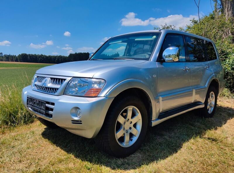 Silber Gebraucht 2003 Mitsubishi Pajero Edition SUV | 8.650 € (Superpreis) - Bild 1/4