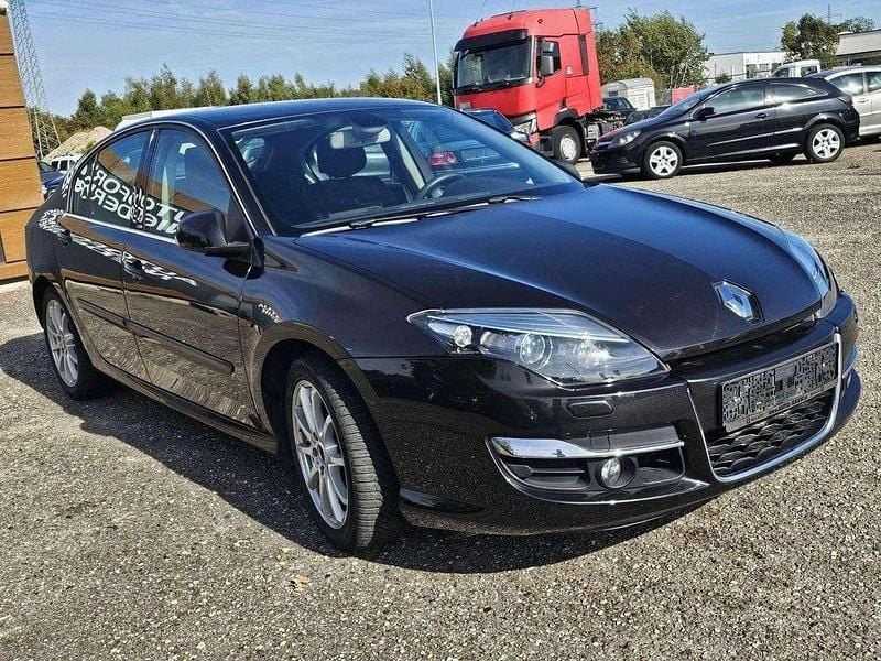Gebraucht Renault Laguna III Expression 150 PS (110 kW) 2011 Schwarz Kleinwagen