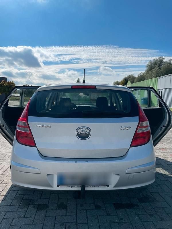 Silber Gebraucht 2008 Hyundai i30 Comfort Coupé | 1.350 € (Superpreis) - Bild 1/4