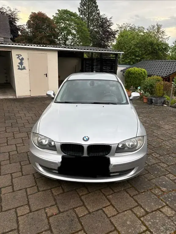 Gebraucht BMW 116 122 PS (89 kW) 2011 Silber Kleinwagen