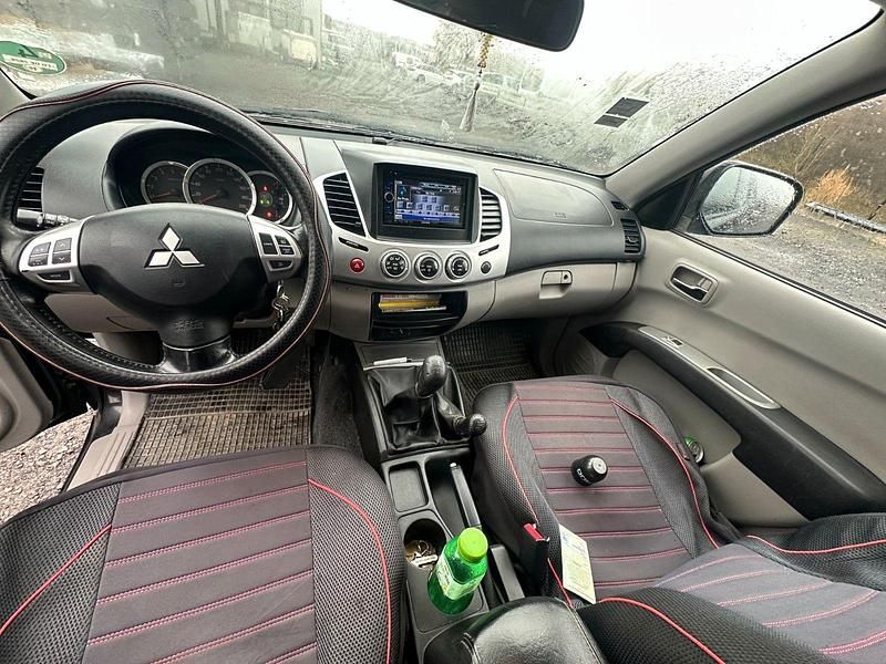 Gebraucht Mitsubishi L200 178 PS (130 kW) 2011 Schwarz Pickup