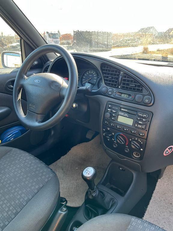 Gebraucht Ford Fiesta 75 PS (55 kW) 2001 Silber Kleinwagen