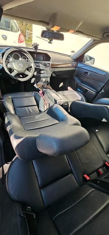 Gebraucht Mercedes E200 170 PS (125 kW) 2011 Silber Kombi