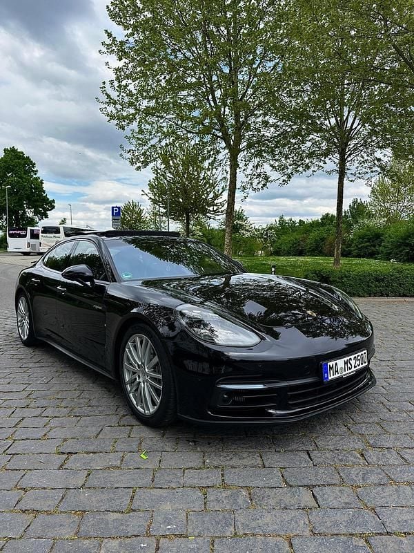 Schwarz Gebraucht 2019 Porsche Panamera 4 Limousine | 69.900 € (Guter Preis) - Bild 1/4