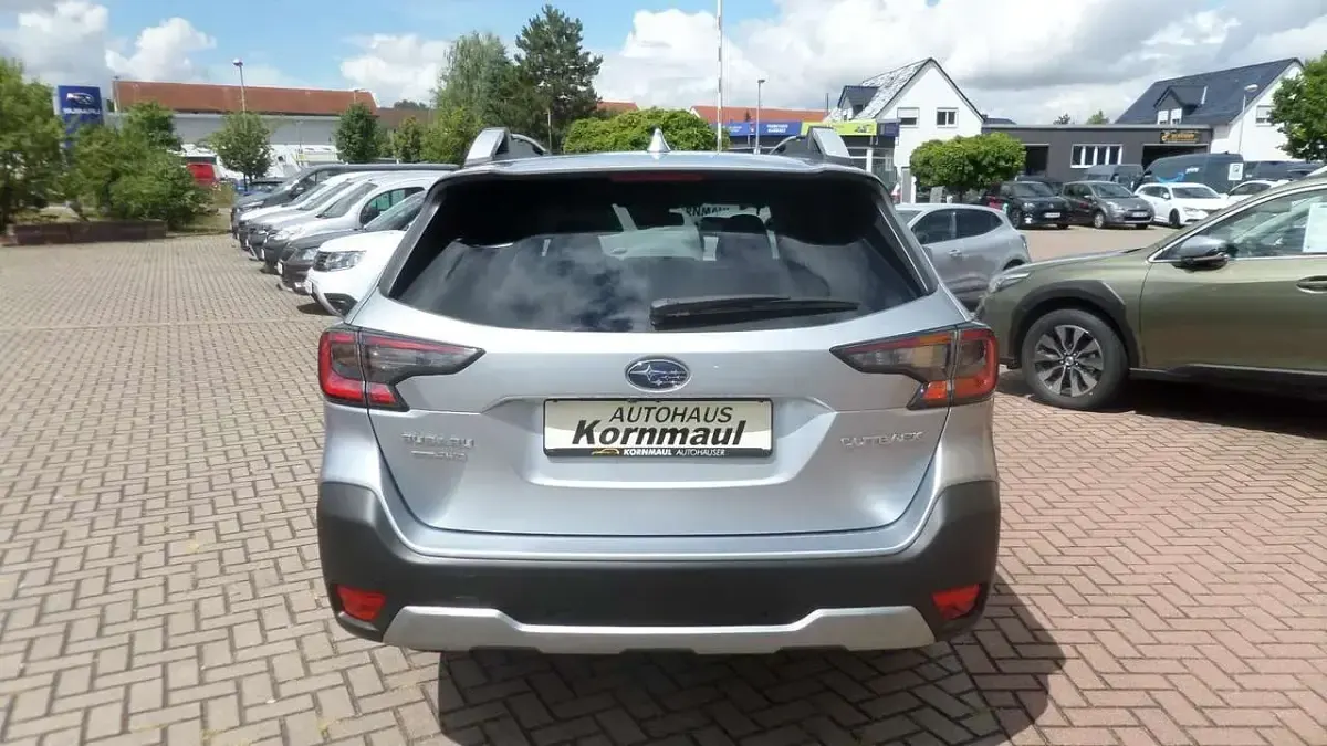 Gebraucht Subaru Outback Platinum 169 PS (124 kW) 2025 Ice silver SUV