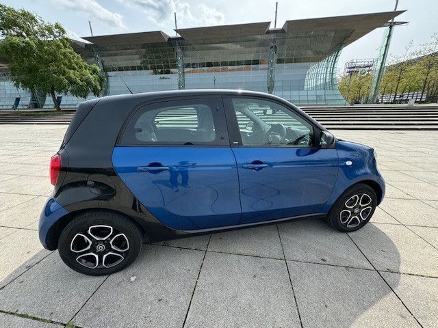 Gebraucht Smart ForFour 71 PS (52 kW) 2018 Blau Kleinwagen