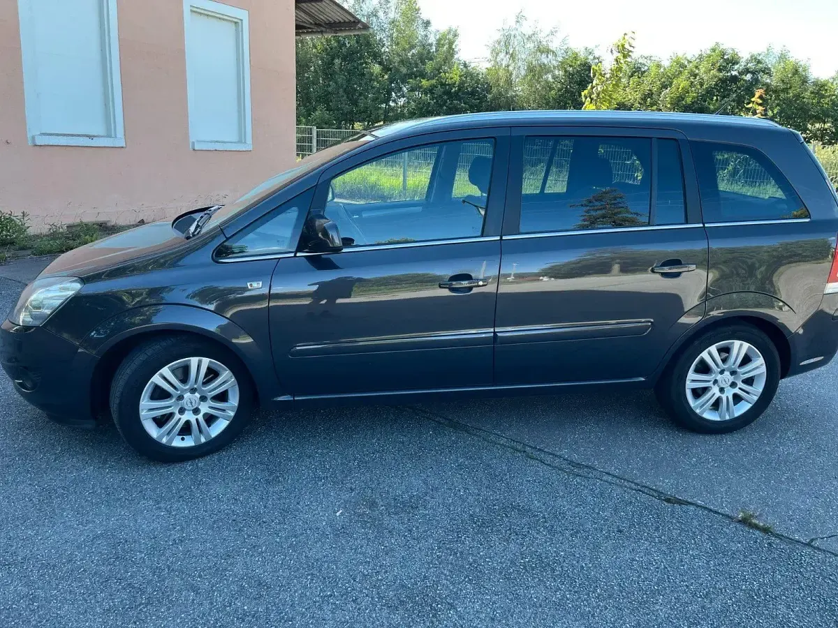 Gebraucht Opel Zafira 125 PS (91 kW) 2013 Grau Van / Kleinbus