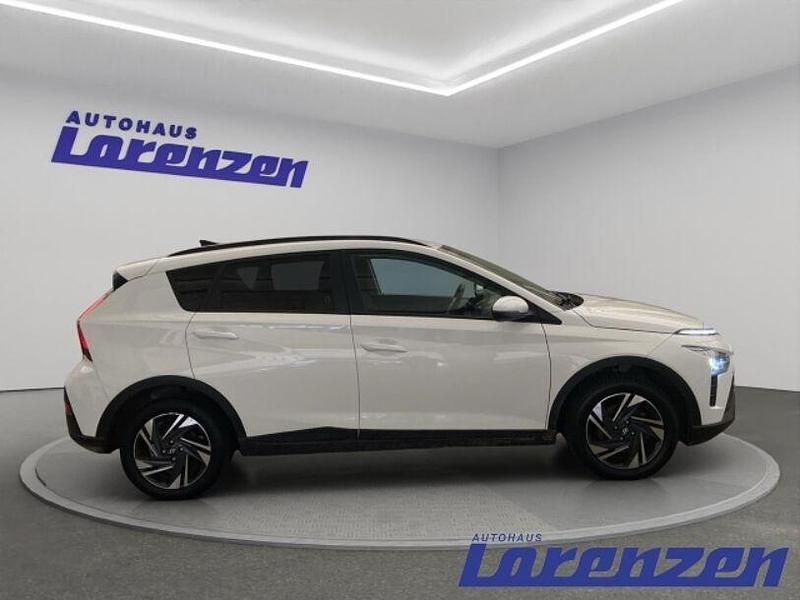 Gebraucht Hyundai Bayon Trend 101 PS (74 kW) 2023 Atlas white / sol (weiss) SUV