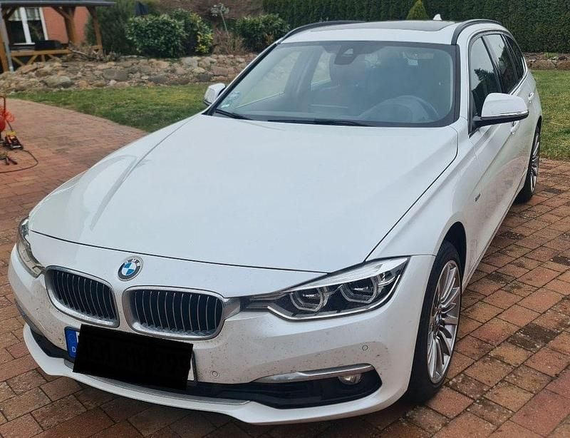 Gebraucht BMW 330 Luxury Line 252 PS (185 kW) 2018 Weiß Kombi