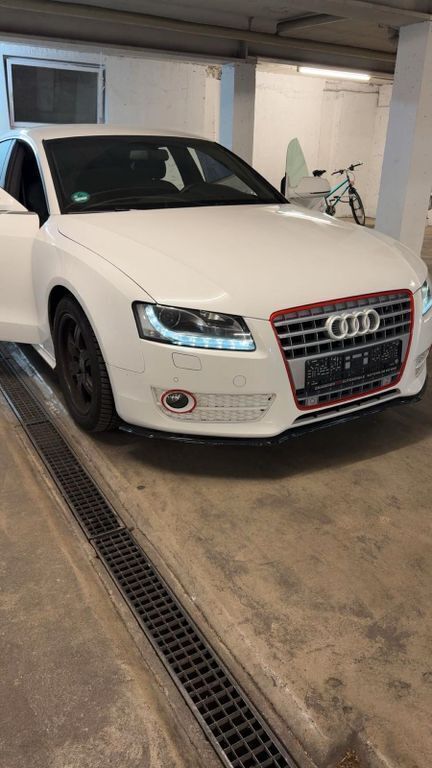 Weiß Gebraucht 2010 Audi A5 Sportback Sport Limousine | 6.600 € - Bild 1/4