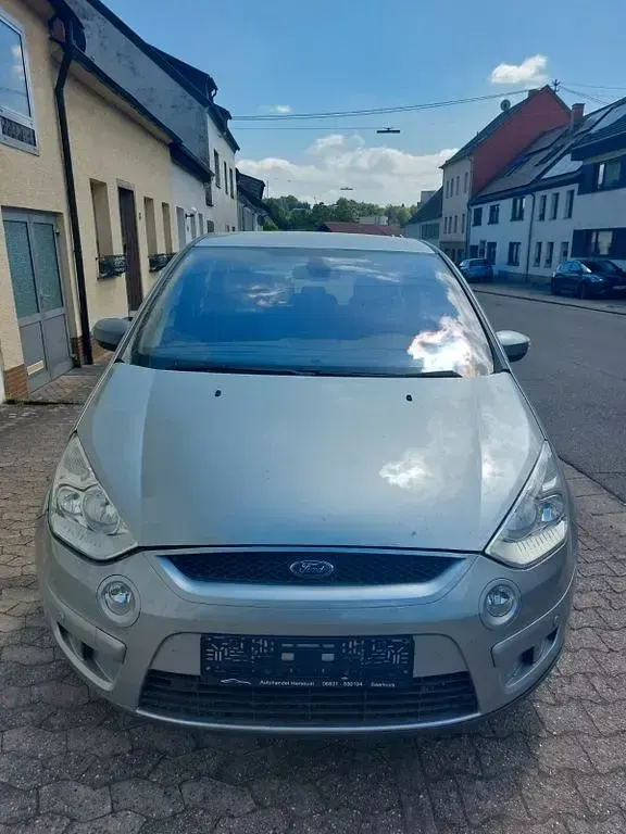 Gebraucht Ford S-MAX Trend 140 PS (102 kW) 2009 Silber Van / Kleinbus