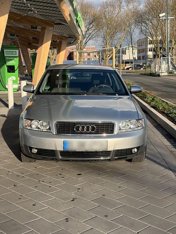 Gebraucht Audi A4 131 PS (96 kW) 2001 Silber Limousine