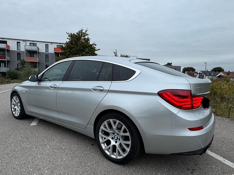 Silber Gebraucht 2011 BMW 530 Gran Turismo Sport Line Limousine | 8.400 € (Guter Preis) - Bild 1/4