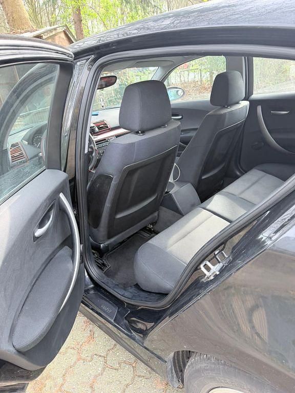 Gebraucht BMW 116 122 PS (89 kW) 2005 Schwarz Kleinwagen