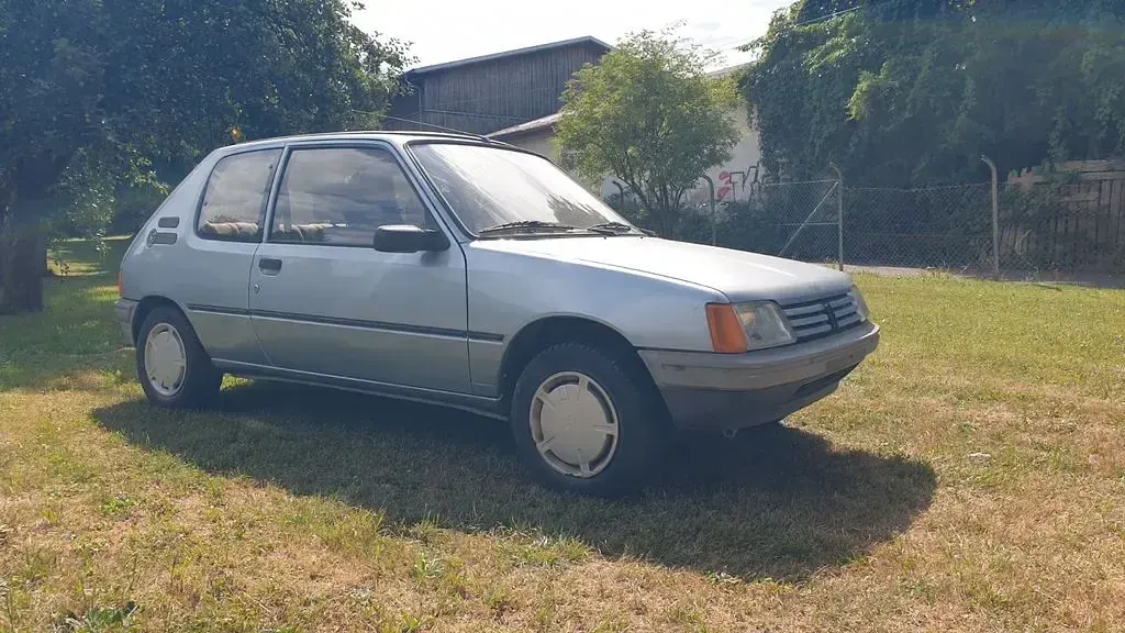 Gebraucht Peugeot 205 60 PS (44 kW) 1990 Blau Limousine
