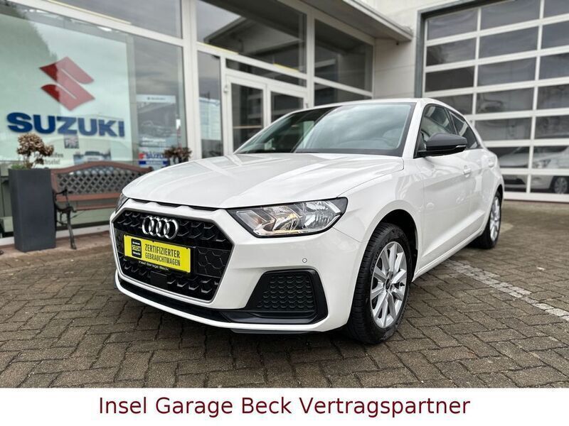 Weiß Gebraucht 2024 Audi A1 Sportback Advanced Kleinwagen | 21.190 € (Guter Preis) - Bild 1/4