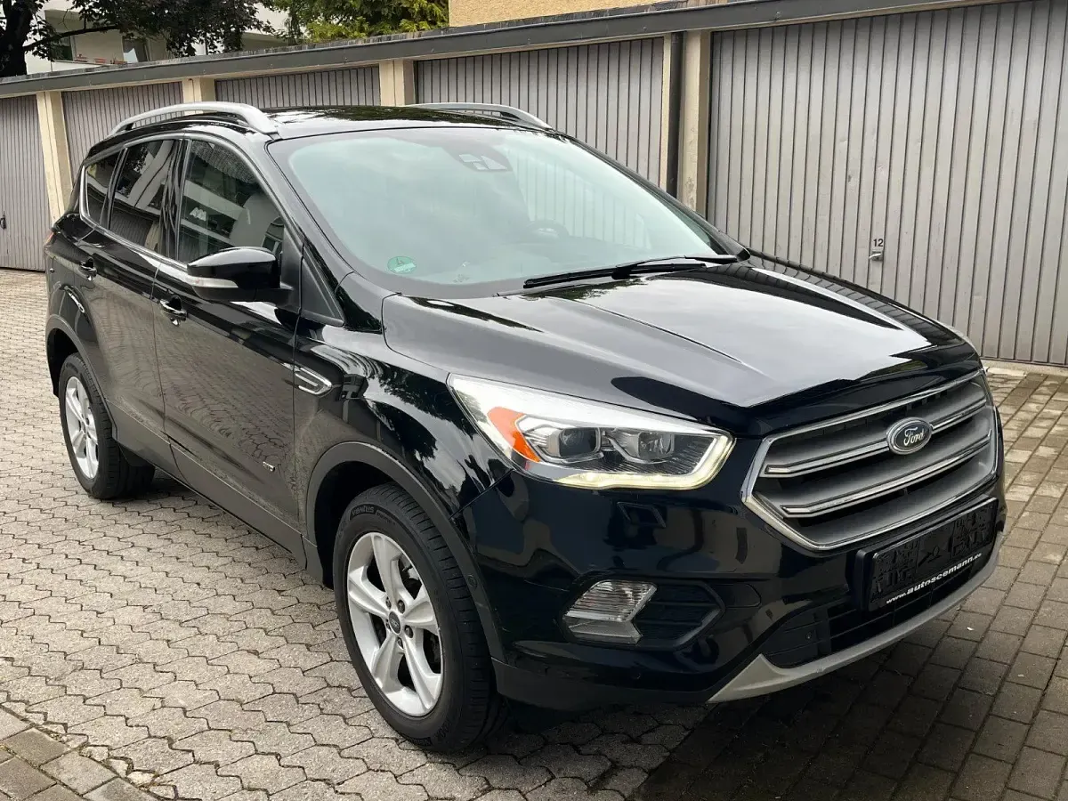 Gebraucht Ford Kuga 179 PS (131 kW) 2017 Schwarz SUV