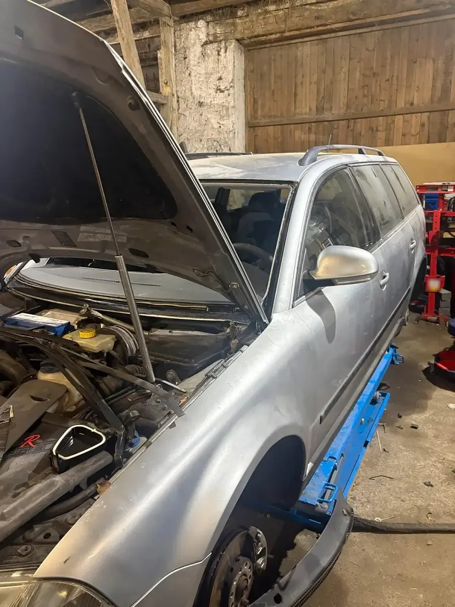 Gebraucht VW Passat 131 PS (96 kW) 2004 Silber Kombi