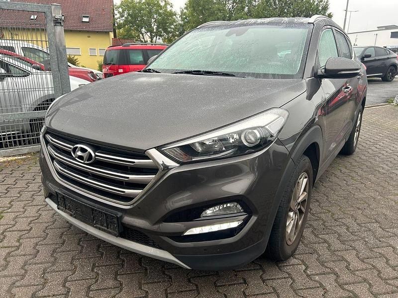 Braun Gebraucht 2016 Hyundai Tucson Style SUV | 12.500 € (Superpreis) - Bild 1/4