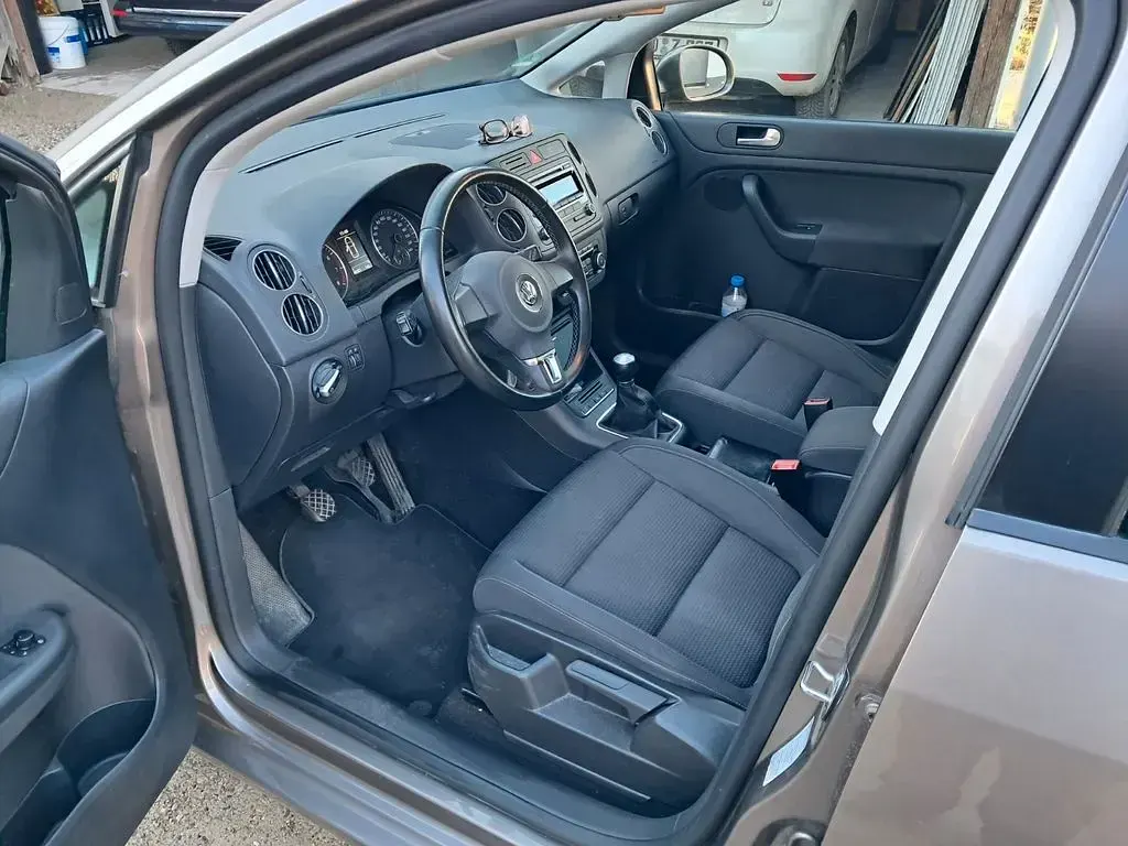 Gebraucht VW Golf Plus Cross Comfortline 122 PS (89 kW) 2011 Braun Van / Kleinbus