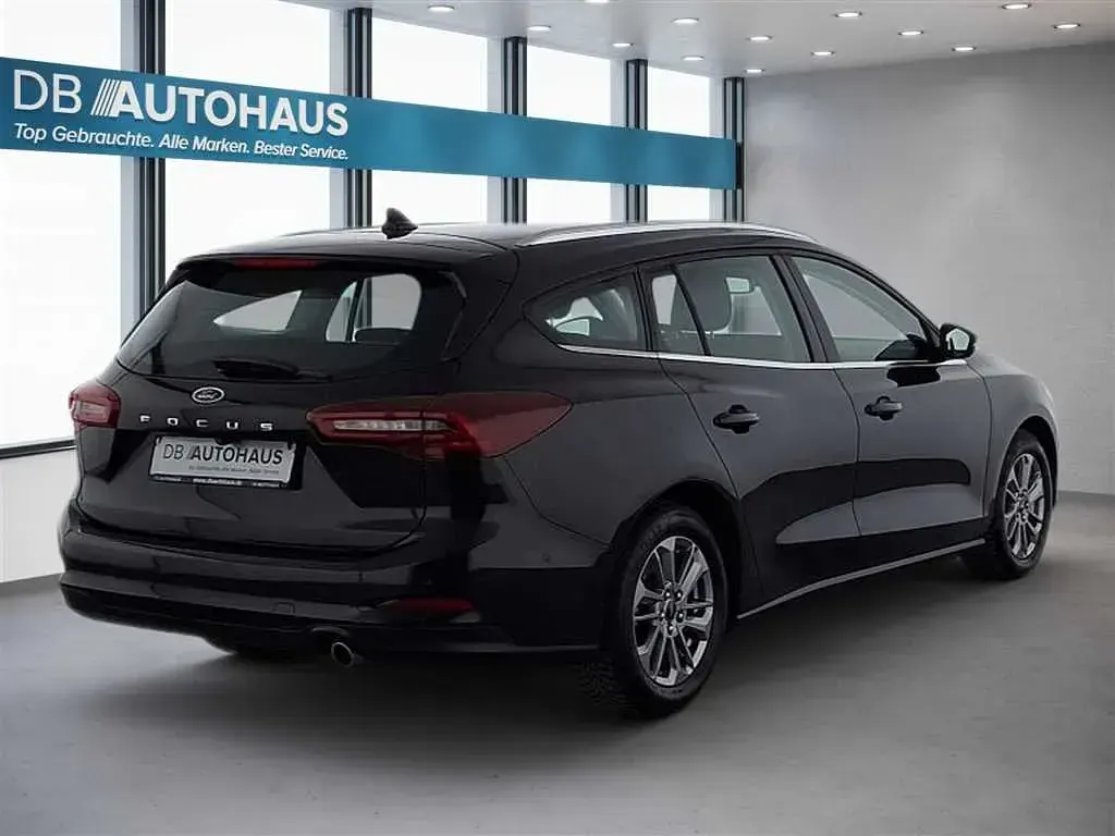 Gebraucht Ford Focus Titanium 125 PS (91 kW) 2023 Schwarz Kombi