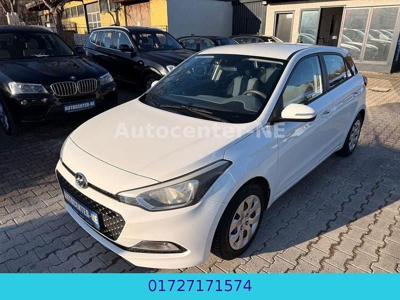 Gebraucht Hyundai i20 GO! 75 PS (55 kW) 2018 Weiß Limousine