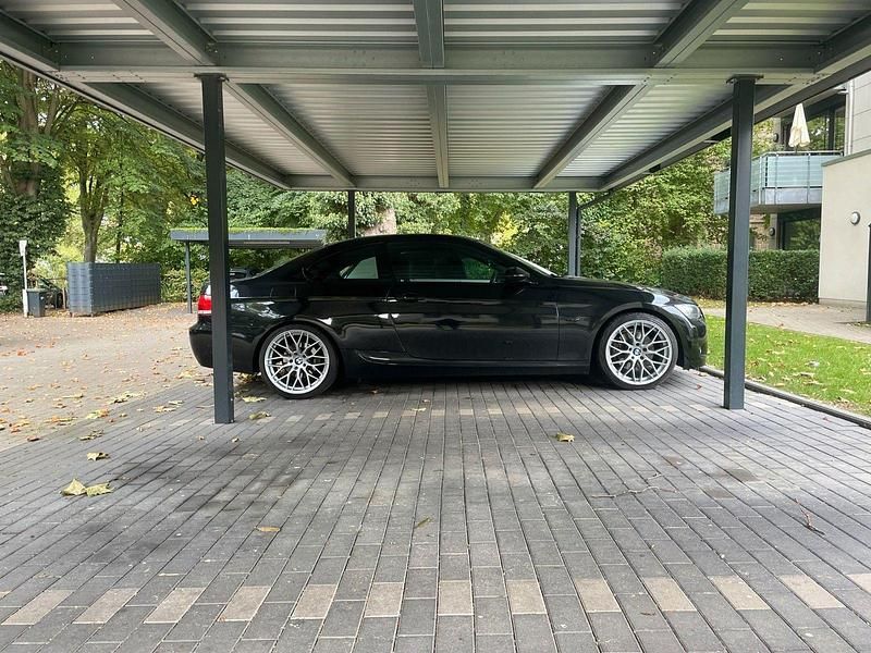 Gebraucht BMW 325 M Sport 265 PS (194 kW) 2008 Schwarz Coupé