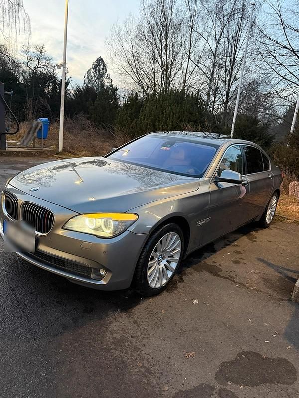 Gebraucht BMW 730L 245 PS (180 kW) 2012 Grau Limousine