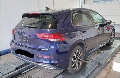Gebraucht VW Golf VIII Active 150 PS (110 kW) 2022 Atlantic blue Limousine