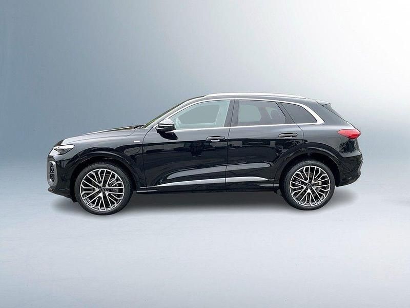 Gebraucht Audi Q5 Ambiente 204 PS (150 kW) 2025 Mythosschwarz metallic SUV