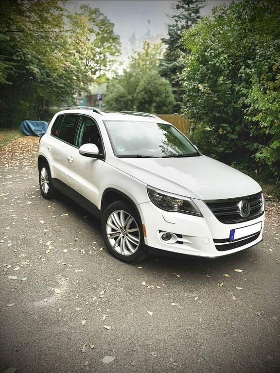 Weiß Gebraucht 2010 VW Tiguan Team SUV | 6.999 € (Superpreis) - Bild 1/4