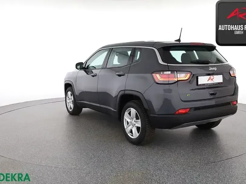Occasion Jeep Compass Altitude 131 ch (96 kW) 2025 Gris SUV