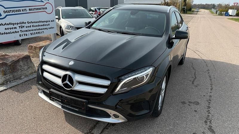 Gebraucht Mercedes GLA200 136 PS (100 kW) 2015 Schwarz SUV