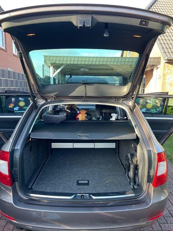 Gebraucht Skoda Superb Elegance 170 PS (125 kW) 2012 Violet Kombi