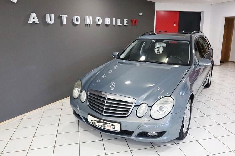 Blau Gebraucht 2006 Mercedes E320 Avantgarde Limousine | 3.800 € (Guter Preis) - Bild 1/4