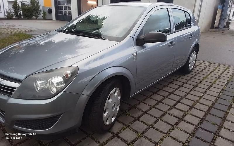 Silber Gebraucht 2009 Opel Astra Limousine | 2.300 € (Guter Preis) - Bild 1/4