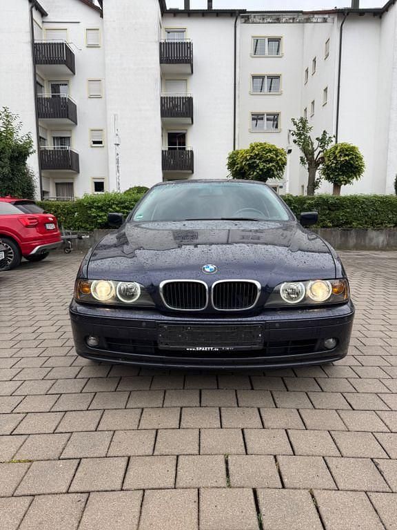 Blau Gebraucht 2001 BMW 520 Kombi | 3.999 € (Fairer Preis) - Bild 1/4