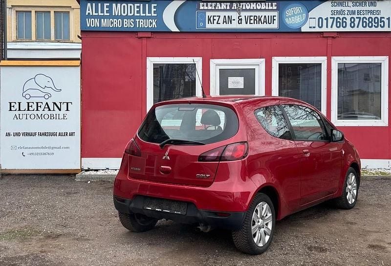 Gebraucht Mitsubishi Colt Invite 95 PS (69 kW) 2009 Rot Kleinwagen