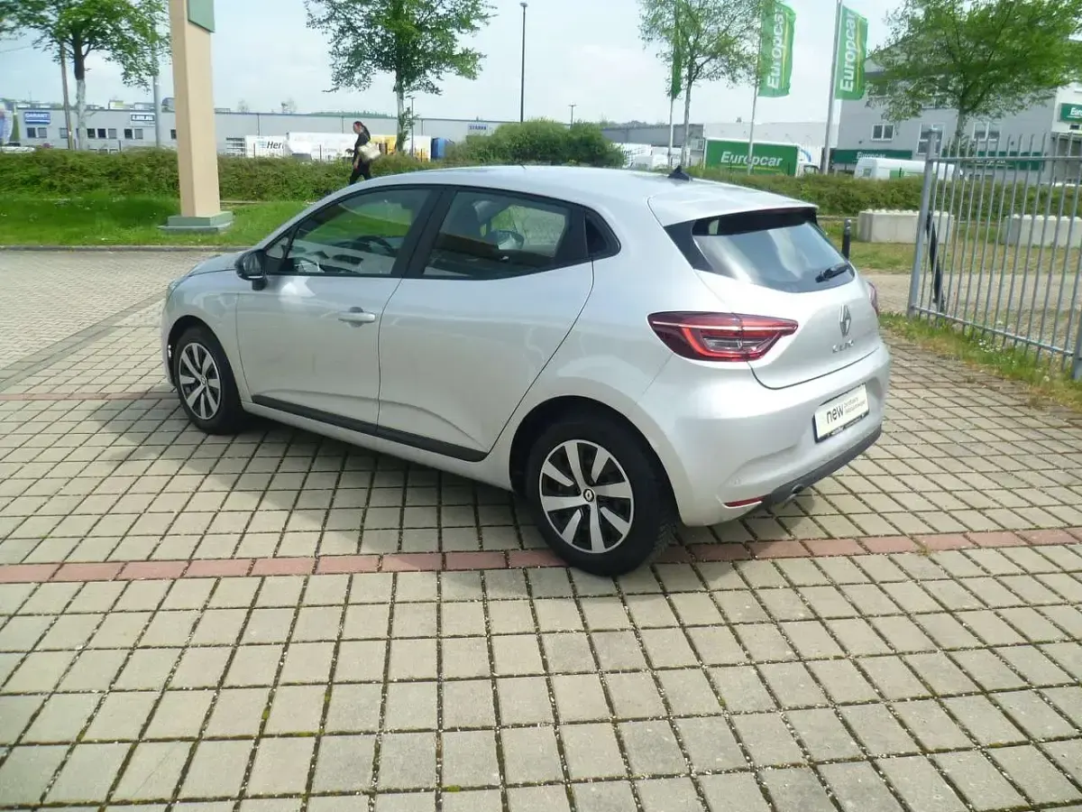 Gebraucht Renault Clio V Evolution 67 PS (49 kW) 2023 Platingrau Kleinwagen
