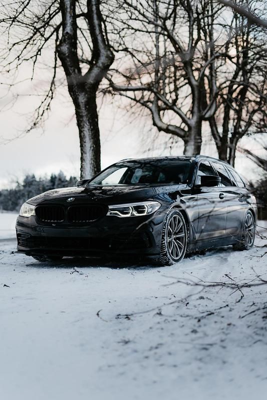 Braun Gebraucht 2018 BMW 520 Kombi | 16.999 € (Teuer) - Bild 1/4