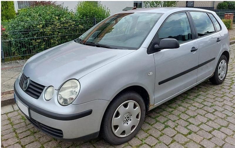 Silber Gebraucht 2003 VW Polo Limousine | 590 € (Superpreis) - Bild 1/4