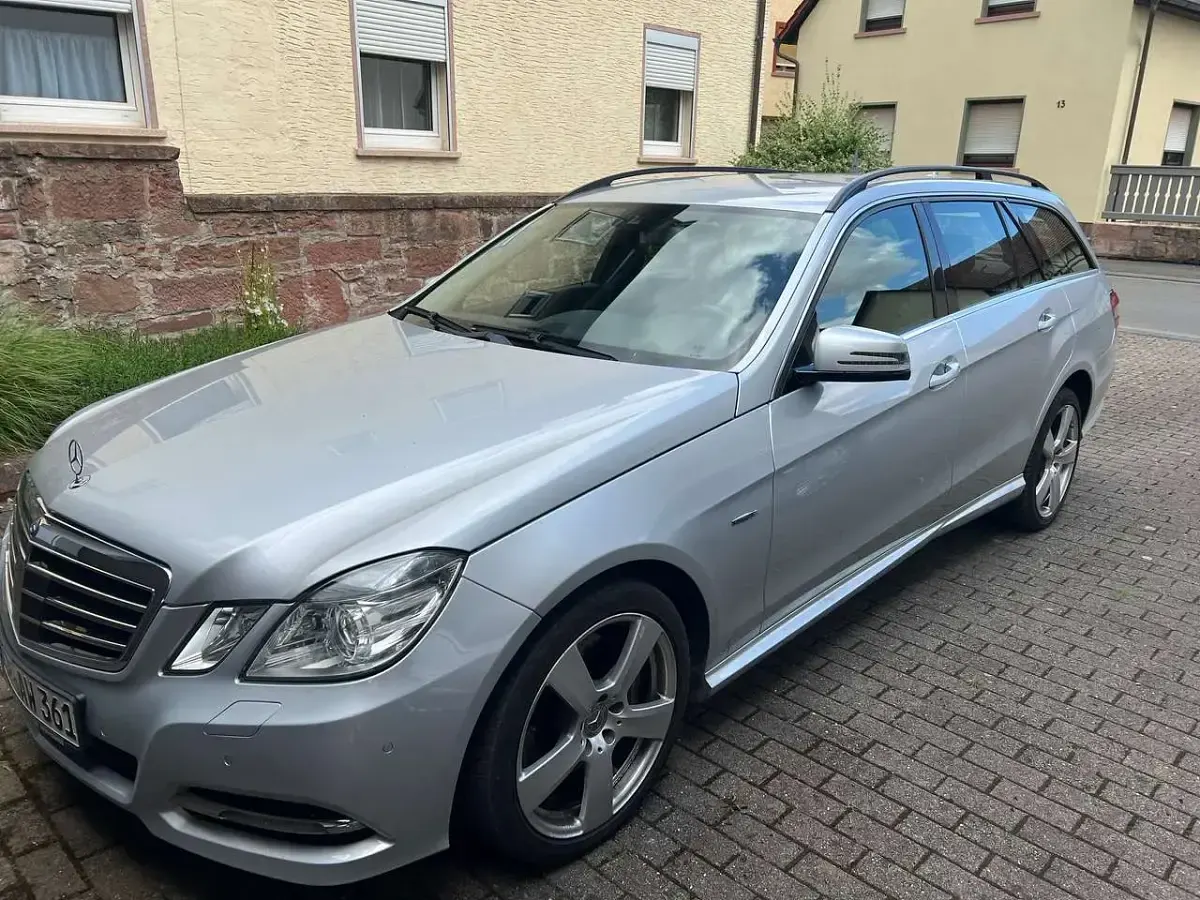Gebraucht Mercedes E350 Avantgarde 265 PS (194 kW) 2012 Silber Kombi