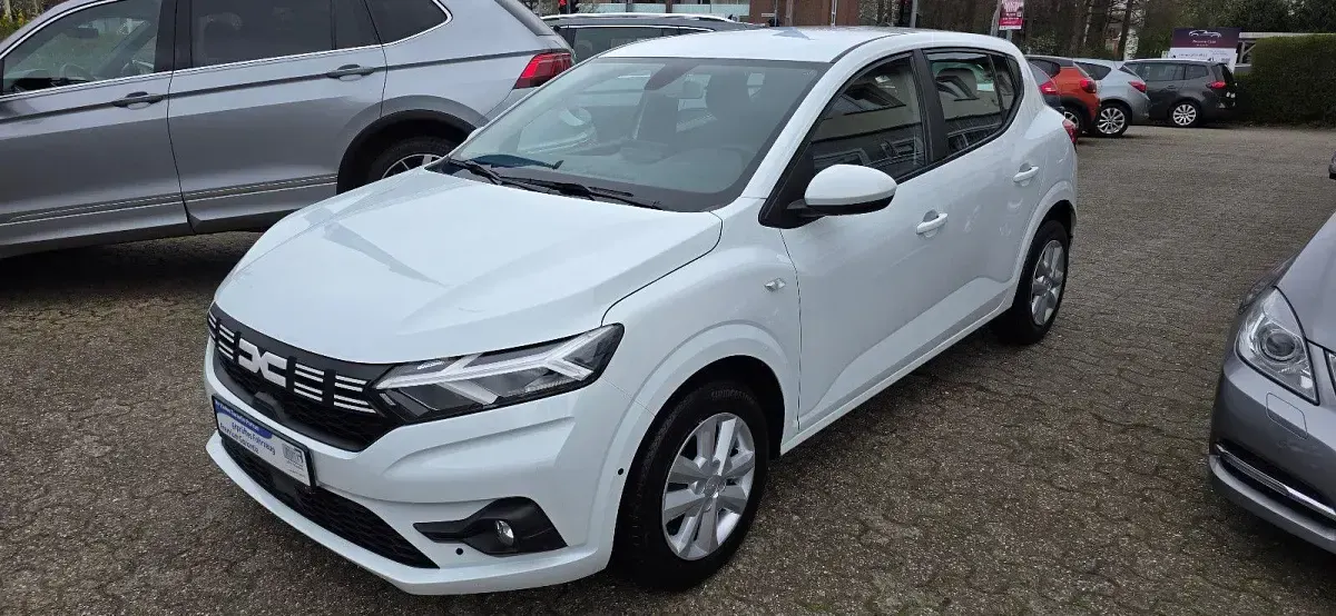 Gebraucht Dacia Sandero Expression 101 PS (74 kW) 2023 Weiß Limousine