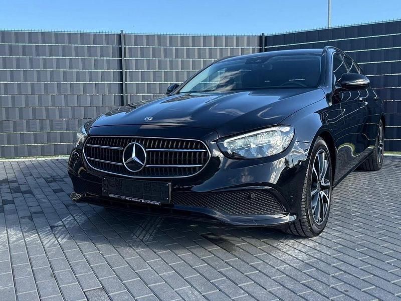 Gebraucht Mercedes E300 Avantgarde 258 PS (189 kW) 2020 Schwarz Limousine
