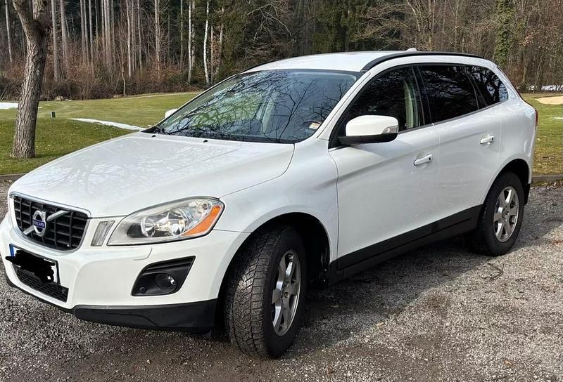 Weiß Gebraucht 2009 Volvo XC60 SUV | 7.450 € (Fairer Preis) - Bild 1/4